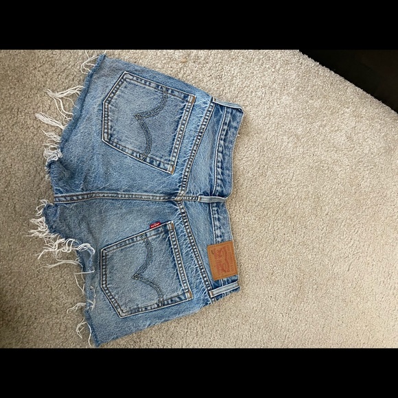 Levi, 501 Jean Shorts, Size 28 - Picture 2 of 3